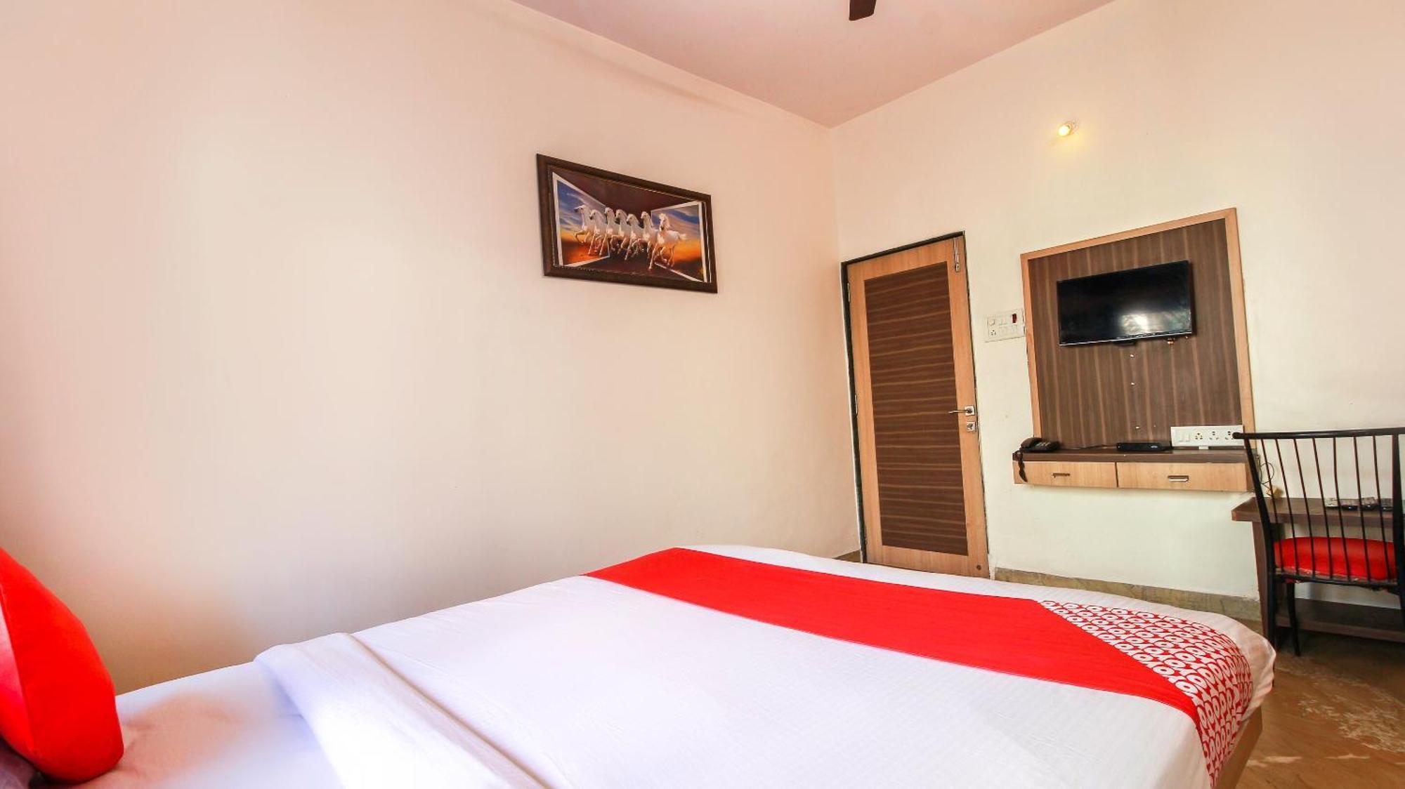 Oyo Hotel Kandil Jogeshwari Экстерьер фото